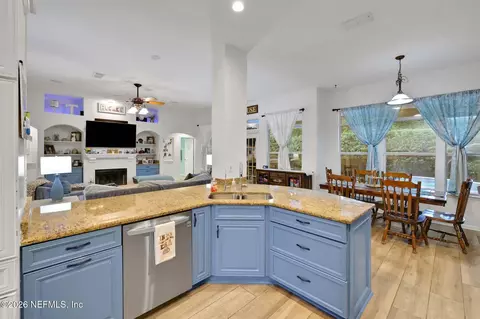 Kitchen - 3920 E Glendale Ct, Saint Johns, FL 32259 photo 5 of 7