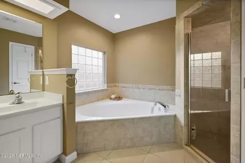 Bath - 3920 E Glendale Ct, Saint Johns, FL 32259 photo 8 of 10