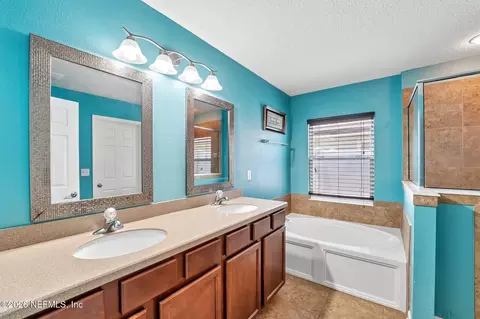 Bath - 96398 Commodore Point Dr, Yulee, FL 32097 photo 2 of 4