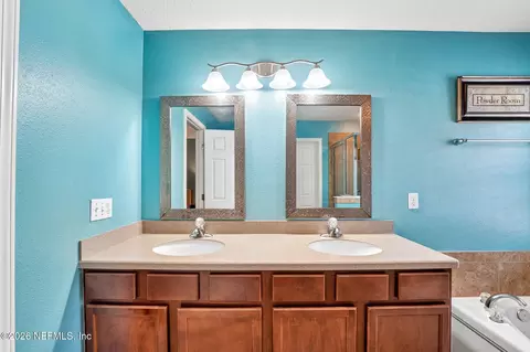 Bath - 96398 Commodore Point Dr, Yulee, FL 32097 photo 4 of 4