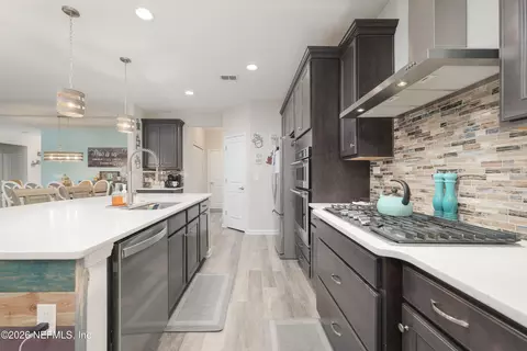 Kitchen - 607 Willow Lake Dr, Saint Augustine, FL 32092 photo 3 of 4