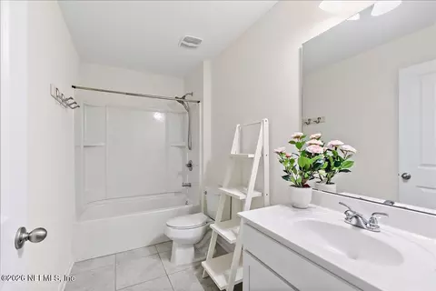 Bath - 408 Sawmill Landing Dr, Saint Augustine, FL 32086 photo 2 of 3