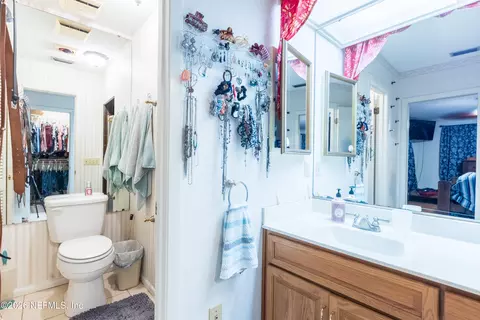Bath - 157 Ida Blvd, Interlachen, FL 32148 photo 2 of 4