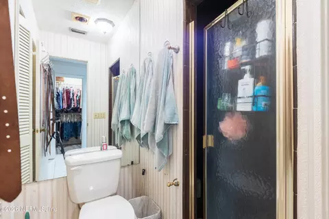 Bath - 157 Ida Blvd, Interlachen, FL 32148 photo 3 of 4