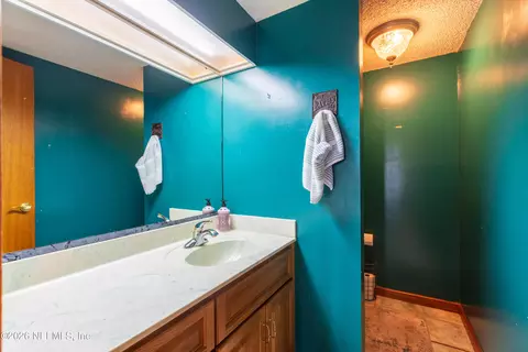 Bath - 157 Ida Blvd, Interlachen, FL 32148 photo 1 of 4
