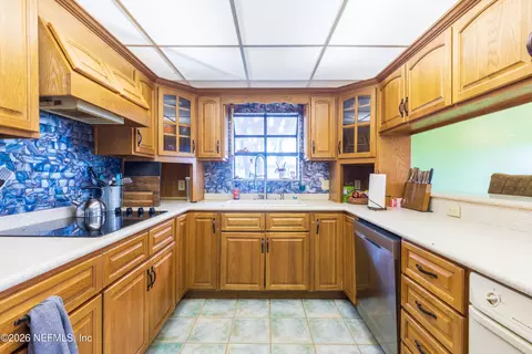 Kitchen - 157 Ida Blvd, Interlachen, FL 32148 photo 1 of 5