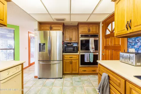 Kitchen - 157 Ida Blvd, Interlachen, FL 32148 photo 2 of 5