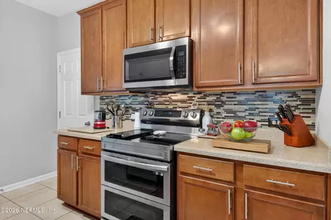 Kitchen - 356 Sunshine Dr, Saint Augustine, FL 32086 photo 2 of 5
