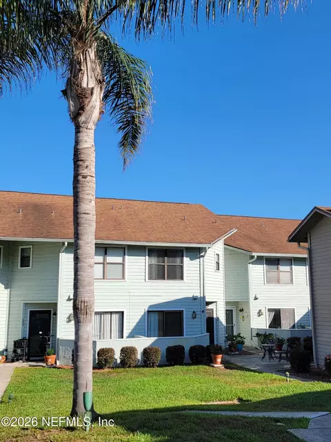 132 Governor St #105, Green Cove Springs, FL 32043