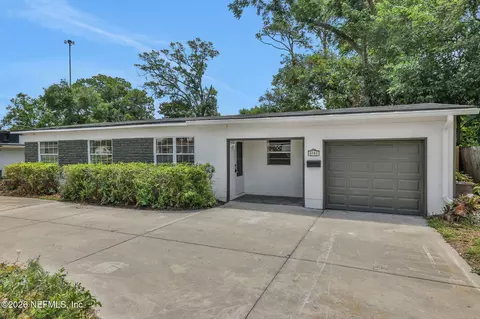 3701 Copper Cir E, Jacksonville, FL 32207