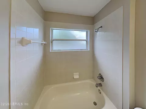 Bath - 13895 Fish Eagle Dr E, Jacksonville, FL 32226 photo 4 of 4