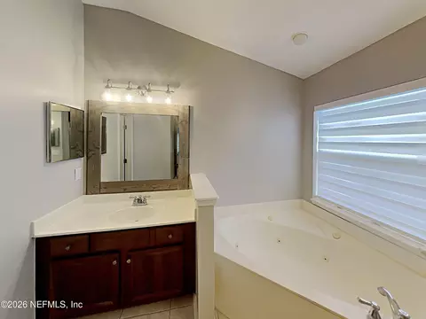 Bath - 13895 Fish Eagle Dr E, Jacksonville, FL 32226 photo 1 of 4