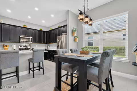 Dining - 3250 Bailey Ann Dr, Ormond Beach, FL 32174 photo 2 of 5