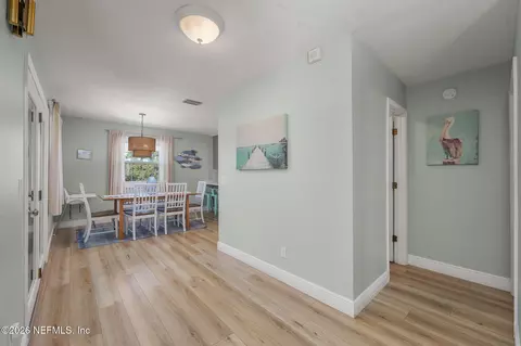 Entry Way - 287 Boulevard Des Pins, Saint Augustine, FL 32080 photo 2 of 4