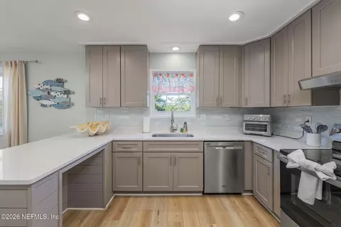 Kitchen - 287 Boulevard Des Pins, Saint Augustine, FL 32080 photo 2 of 3