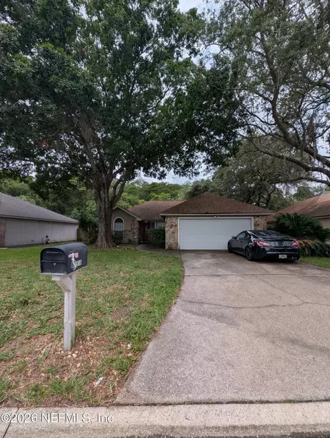 1586 N Crabapple Cove Ct, Jacksonville, FL 32225