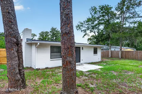 Exterior - 184 Draco St, Orange Park, FL 32073 photo 2 of 3