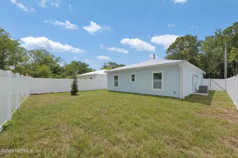 Exterior - 878 W 4th St, Saint Augustine, FL 32084 photo 3 of 4