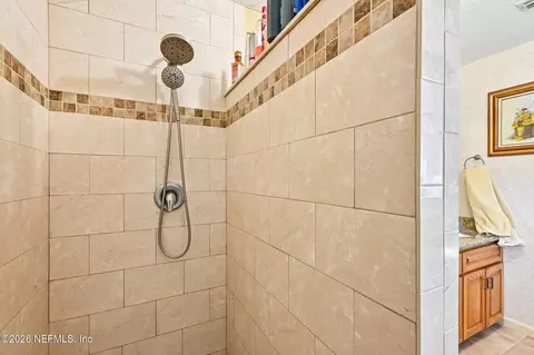 Bath - 37153 S Pine St, Hilliard, FL 32046 photo 3 of 5