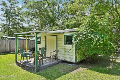 Exterior - 37153 S Pine St, Hilliard, FL 32046 photo 14 of 16