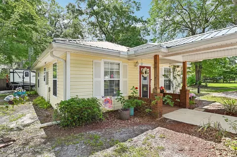 Exterior - 37153 S Pine St, Hilliard, FL 32046 photo 8 of 16