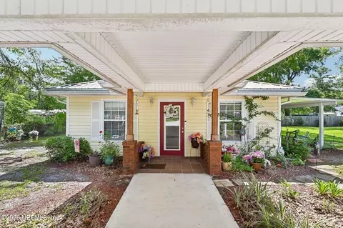 Exterior - 37153 S Pine St, Hilliard, FL 32046 photo 9 of 16