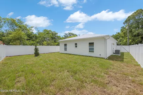 Exterior - 874 W 4th St, Saint Augustine, FL 32084 photo 3 of 4