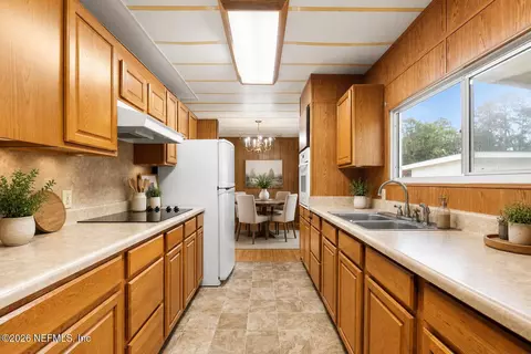 Kitchen - 11245 Lorence Ave, Jacksonville, FL 32218 photo 1 of 2