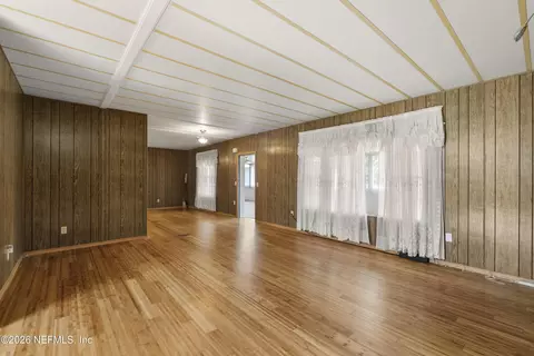 Living - 11245 Lorence Ave, Jacksonville, FL 32218 photo 3 of 4