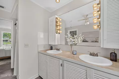 Bath - 18 Ocean Ave, Saint Augustine, FL 32084 photo 3 of 6