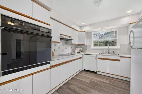Kitchen - 18 Ocean Ave, Saint Augustine, FL 32084 photo 1 of 4