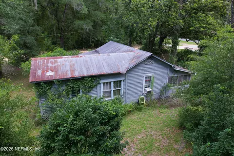 111 Savel Rd, Florahome, FL 32140