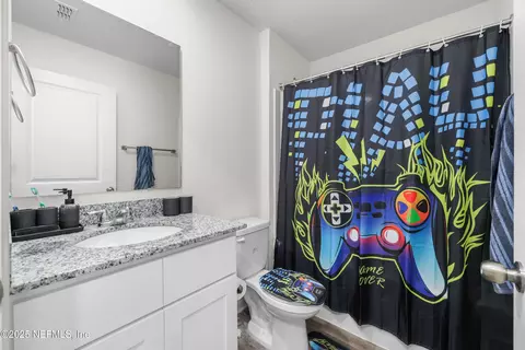 Bath - 724 Liberty Cir, Macclenny, FL 32063 photo 1 of 2