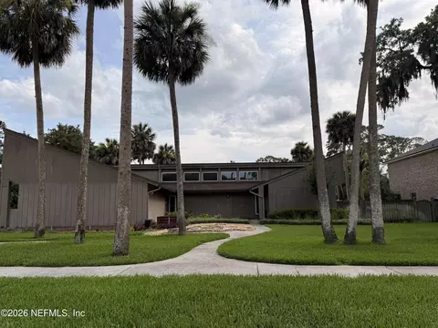 5454 River Trail Rd S, Jacksonville, FL 32277