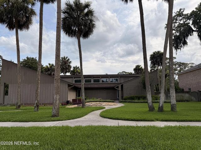 5454 River Trail Rd S, Jacksonville, FL 32277
