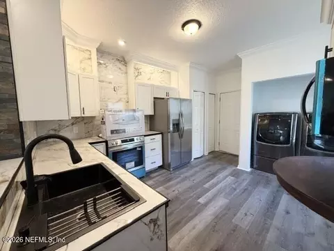 Kitchen - 433 Scrub Jay Dr, Saint Augustine, FL 32092 photo 1 of 3
