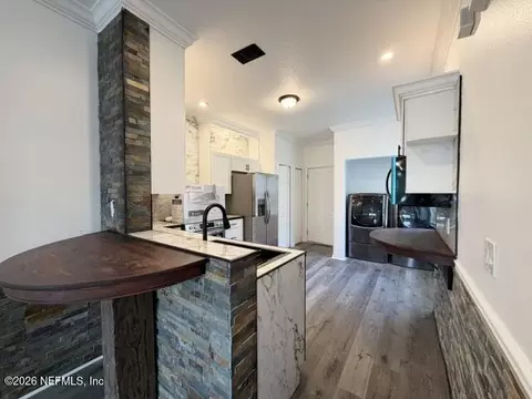 Kitchen - 433 Scrub Jay Dr, Saint Augustine, FL 32092 photo 2 of 3