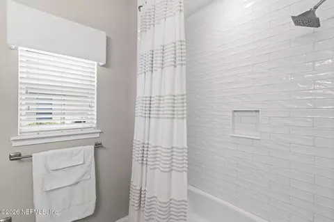 Bath - 716 Battersea Dr, Saint Augustine, FL 32095 photo 5 of 6