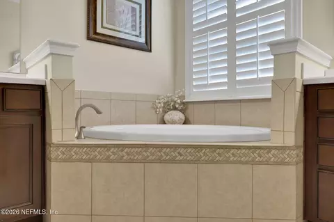 Bath - 156 N Atherley Rd, Saint Augustine, FL 32092 photo 2 of 6