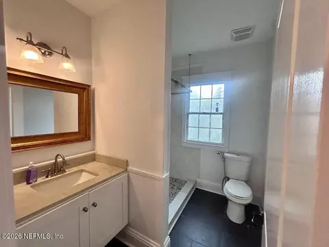 Bath - 32 E Park Ave, Saint Augustine, FL 32084 photo 1 of 5