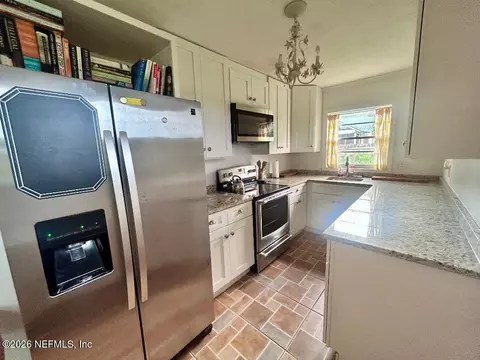 Kitchen - 32 E Park Ave, Saint Augustine, FL 32084 photo 4 of 5
