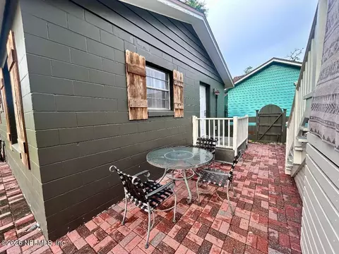 Exterior - 32 E Park Ave, Saint Augustine, FL 32084 photo 7 of 10