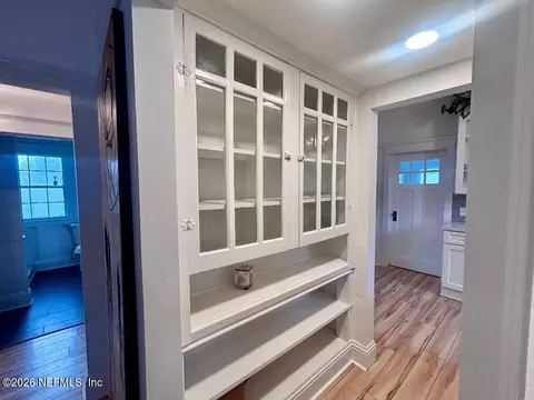 Entry Way - 32 E Park Ave, Saint Augustine, FL 32084 photo 1 of 4