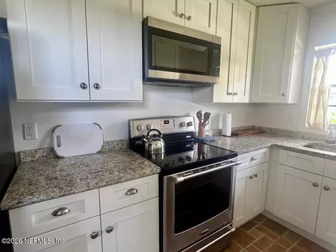 Kitchen - 32 E Park Ave, Saint Augustine, FL 32084 photo 4 of 6