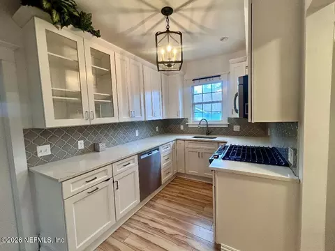Kitchen - 32 E Park Ave, Saint Augustine, FL 32084 photo 2 of 5