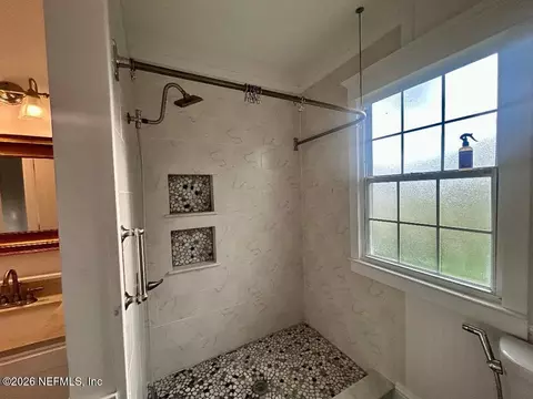 Bath - 32 E Park Ave, Saint Augustine, FL 32084 photo 3 of 5