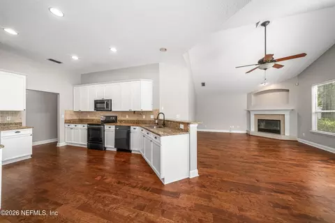 Living - 601 Gopher Ct, Saint Johns, FL 32259 photo 5 of 9