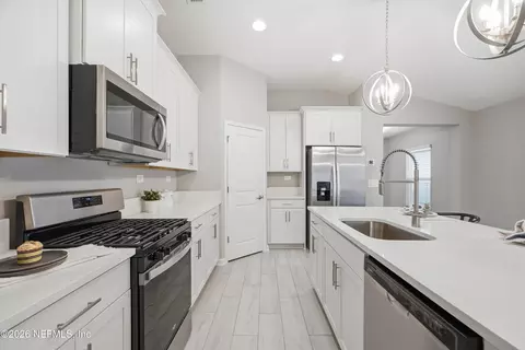 Kitchen - 39 Carbonell Pl, Saint Augustine, FL 32095 photo 2 of 2