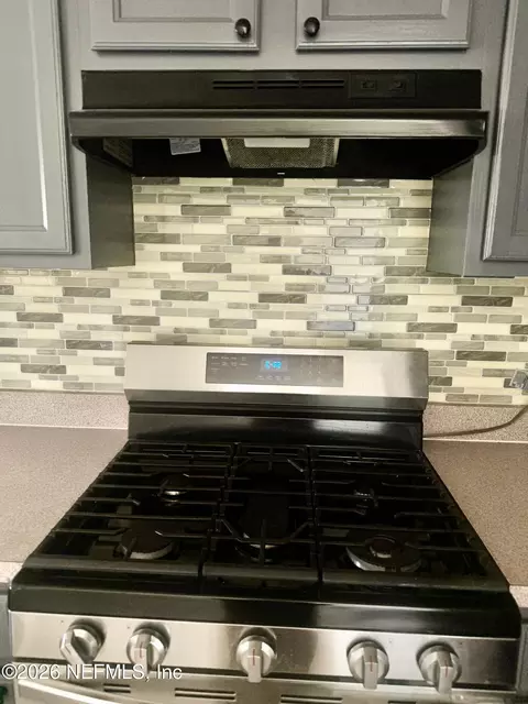 Kitchen - 437 N Boulevard Blvd E, Macclenny, FL 32063 photo 3 of 4