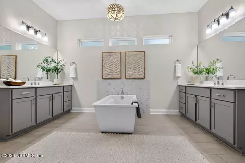 Bath - 91 Glenneyre Cir, Saint Augustine, FL 32092 photo 9 of 12